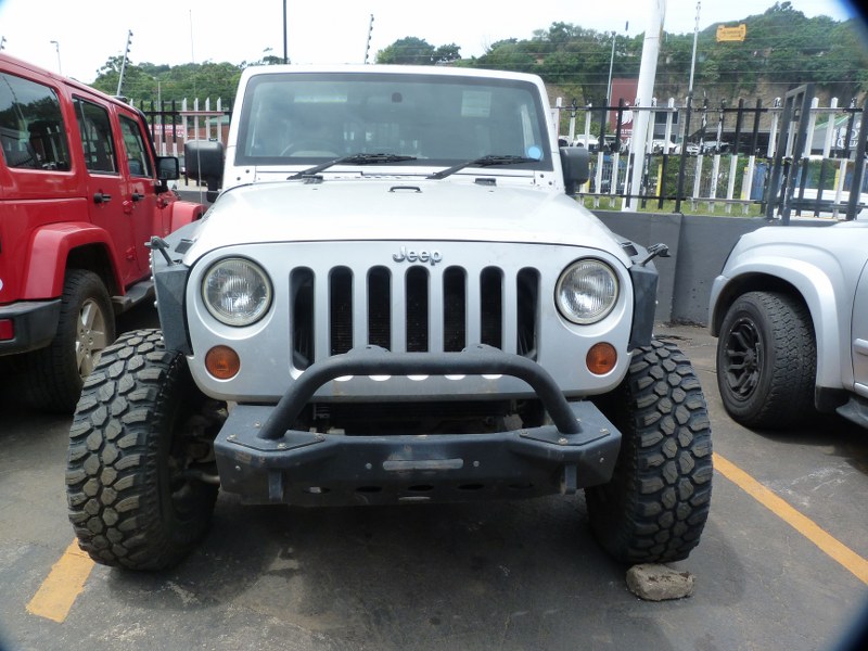 Jeep Wrangler 3.8 UNLTD Rubicon AT Silver - 2007 STRIPPING FOR SPARES - Private Seller Jeep Wrangler 3.8 UNLTD Rubicon AT Silver - 2007 STRIPPING FOR SPARES - Private Seller