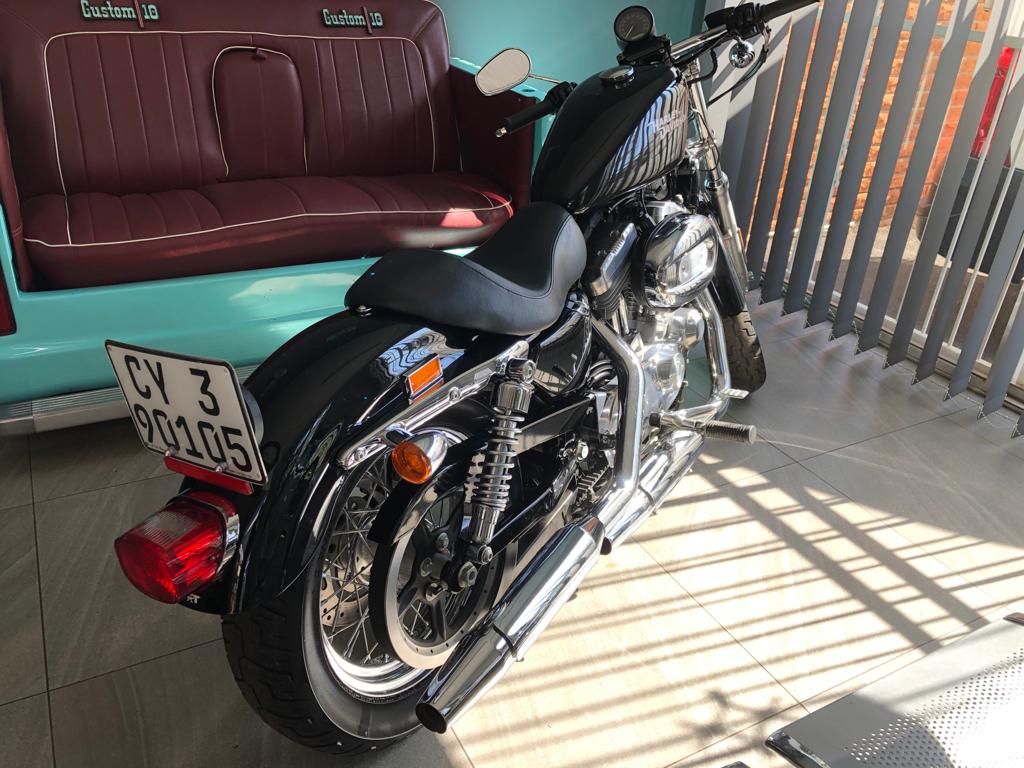 Harley davidson sportster 883  2009 model with 6900 km  just had service with he