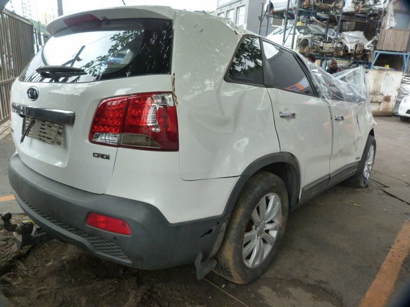 Kia Sorento 2.2 CRDi AT White - 2014 STRIPPING FOR SPARES - Private Seller Kia Sorento 2.2 CRDi AT White - 2014 STRIPPING FOR SPARES - Private Seller