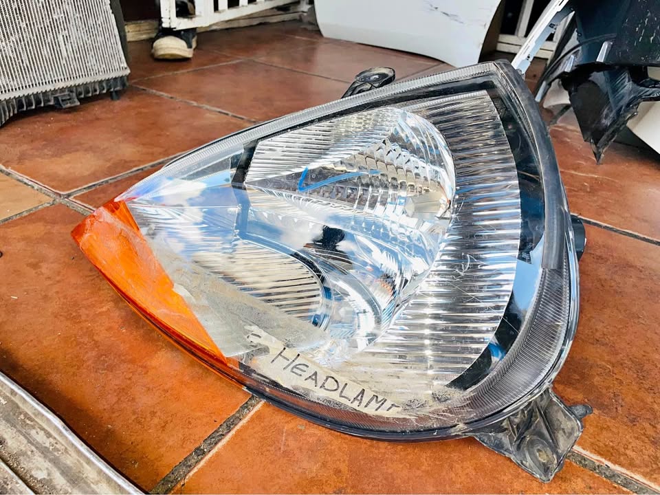 Ford Ka Headlight - Private Seller Ford Ka Headlight - Private Seller
