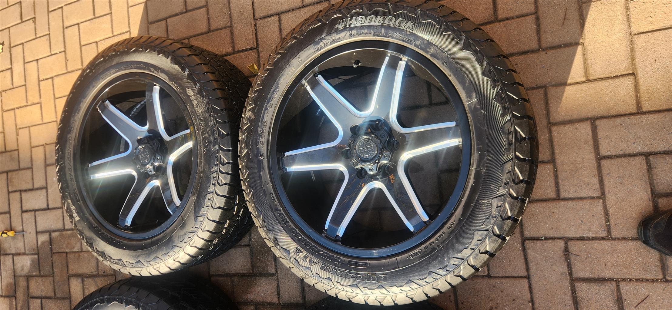 X4 20" American Racing rims. And x4 2755520 Hankook tyres - Private Seller