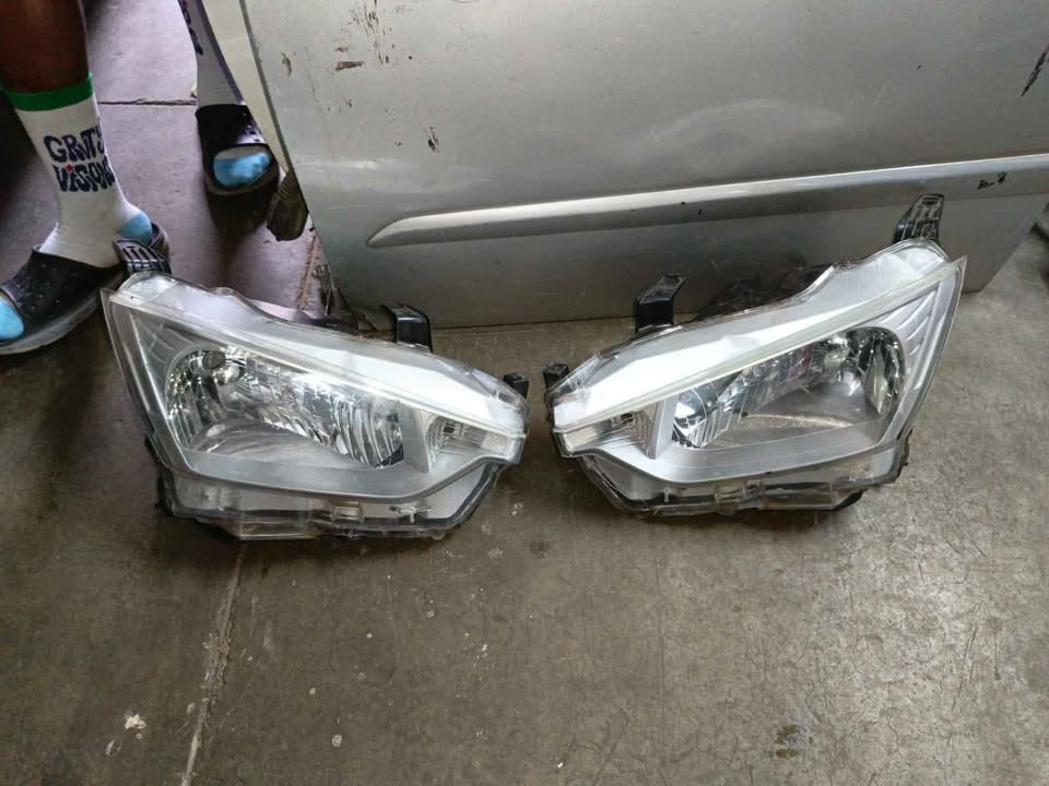 2020 ISUZU DMAX HEADLIGHTS - Private Seller 2020 ISUZU DMAX HEADLIGHTS - Private Seller
