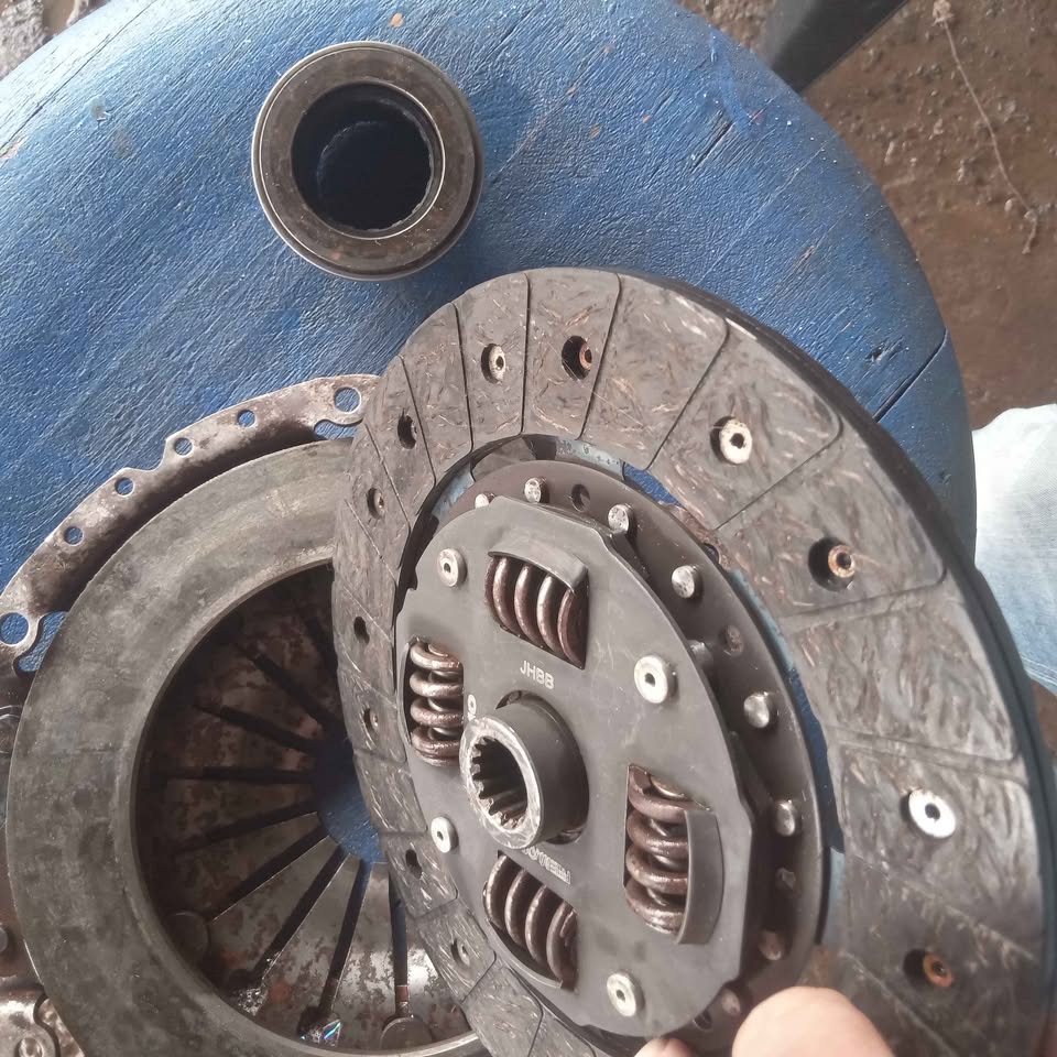 Opel corsa b series 1.4 clutch kit - Private Seller Opel corsa b series 1.4 clutch kit - Private Seller
