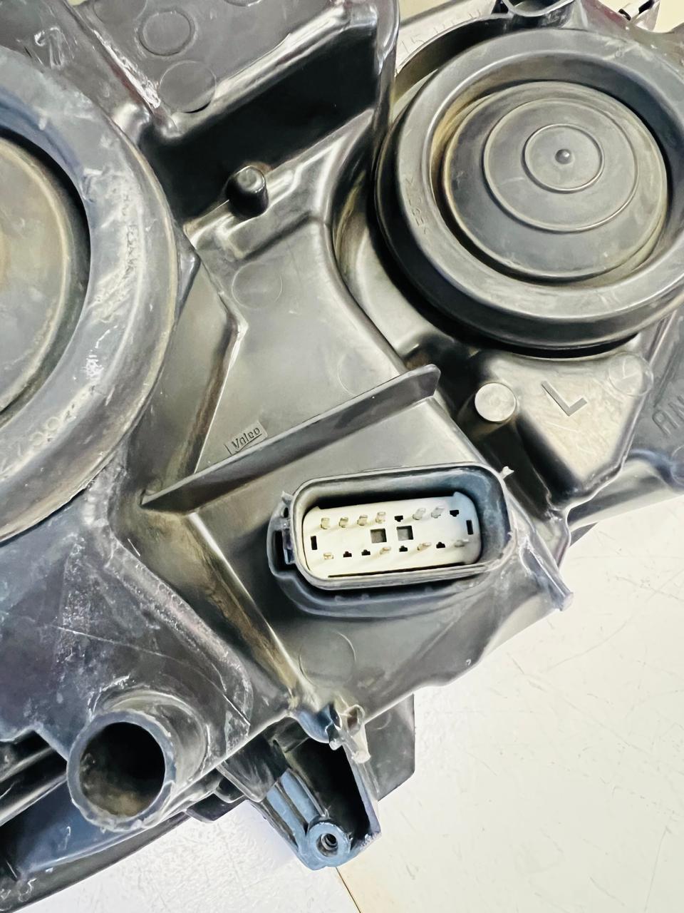 Ford Fusion left side headlight - Private Seller Ford Fusion left side headlight - Private Seller