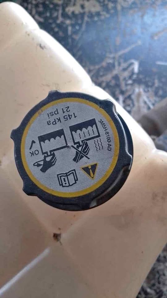 Mazda BT-50 2013 radiator water bottle cap - Private Seller Mazda BT-50 2013 radiator water bottle cap - Private Seller