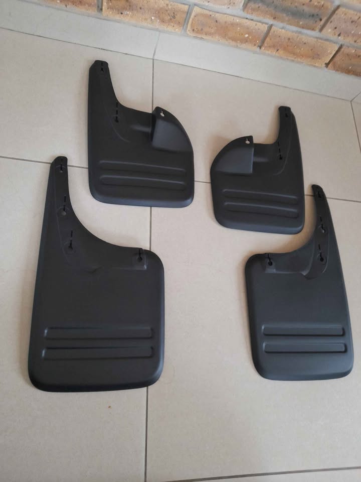 TOYOTA HILUX 2005 /2015 BRAND NEW 4x2 LWB MUD FLAPS SET FORSALE - Private Seller