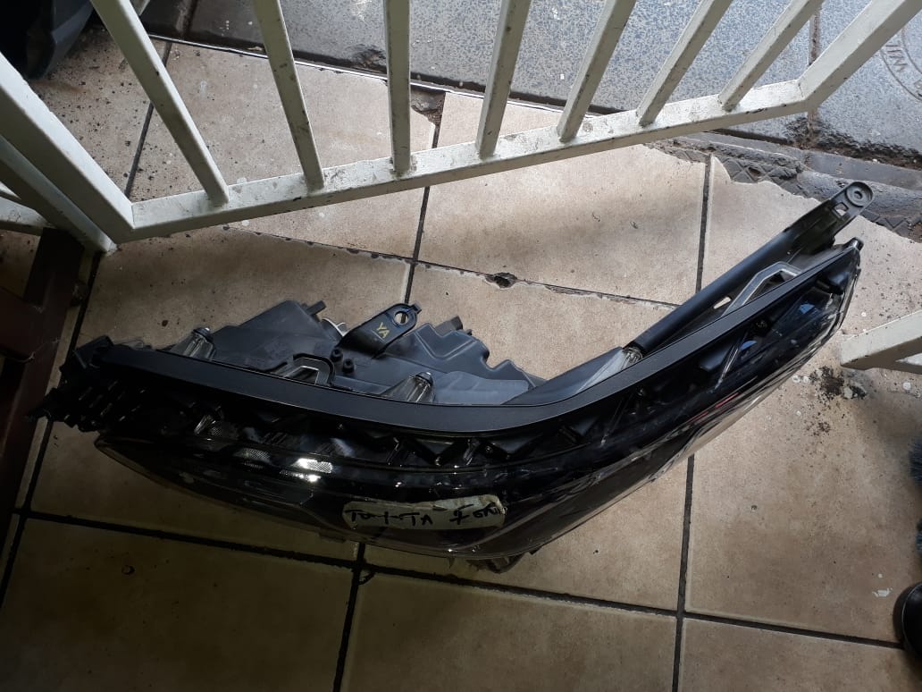 TOYOTA FORTUNER AN150 AN160 LEFT SIDE 2022 HeadLight