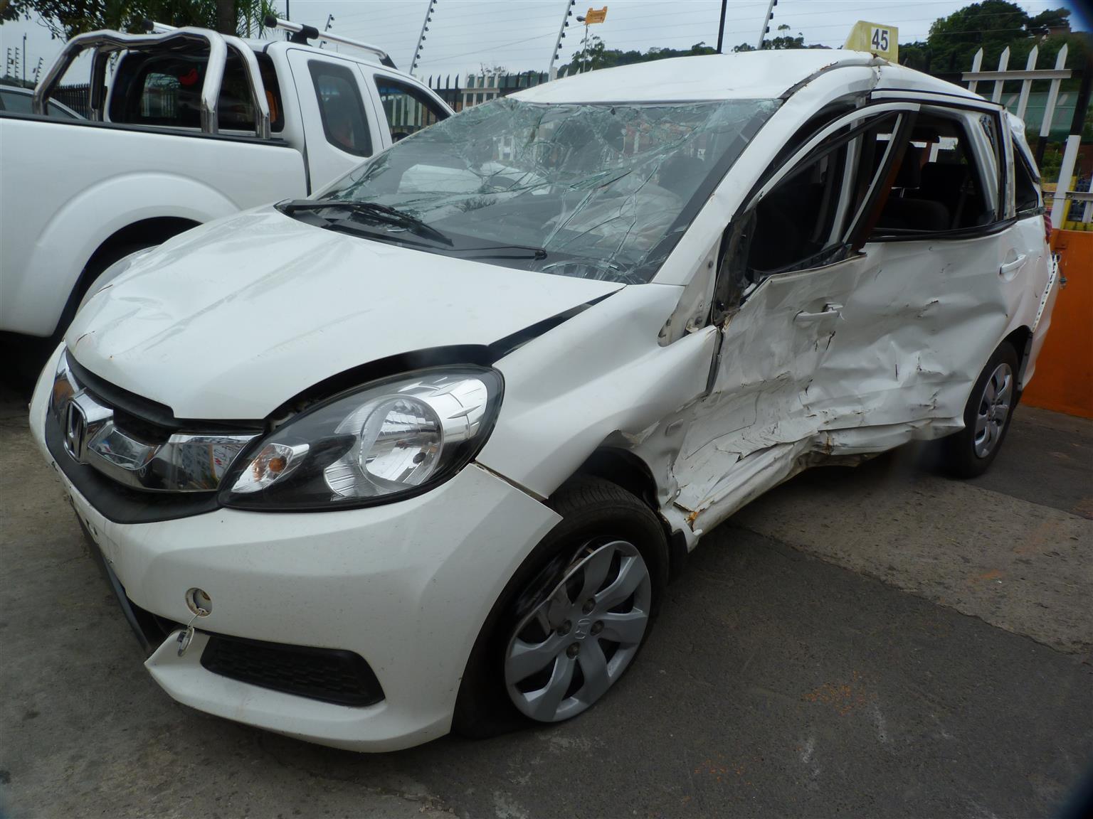 Honda Mobilio V-Tec 1.5 AT - 2015 - Private Seller Honda Mobilio V-Tec 1.5 AT - 2015 - Private Seller