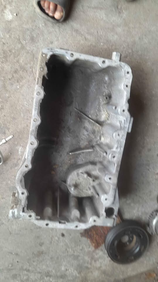 Audi A3 2.0l FSI Oil sump/pan Toureng,Golf 5,6 - Private Seller
