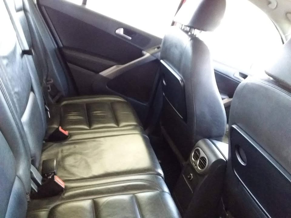 2009 VW Tiguan hatchback manual 2009