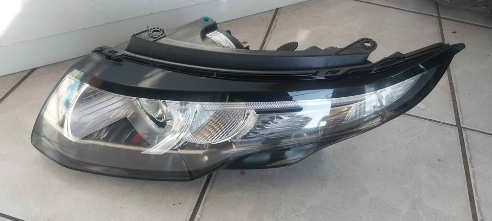 RANGE ROVER EVOGUE HEADLIGHT LHS NORMAL - Private Seller