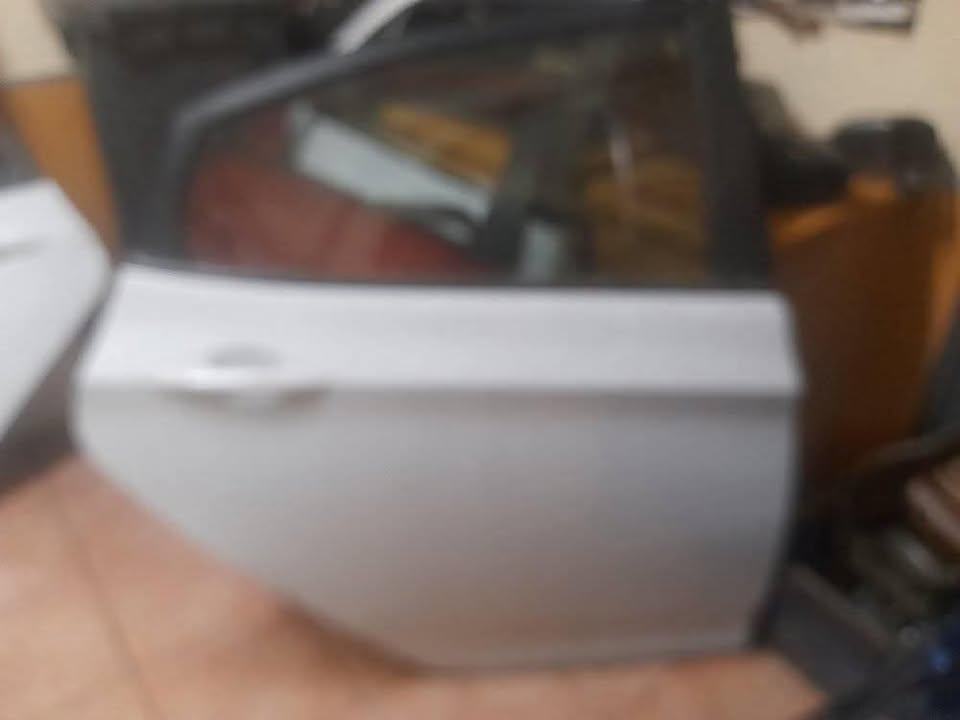 HYUNDAI ACCENT RIGHT BACK DOOR AVAILABLE - Private Seller HYUNDAI ACCENT RIGHT BACK DOOR AVAILABLE - Private Seller