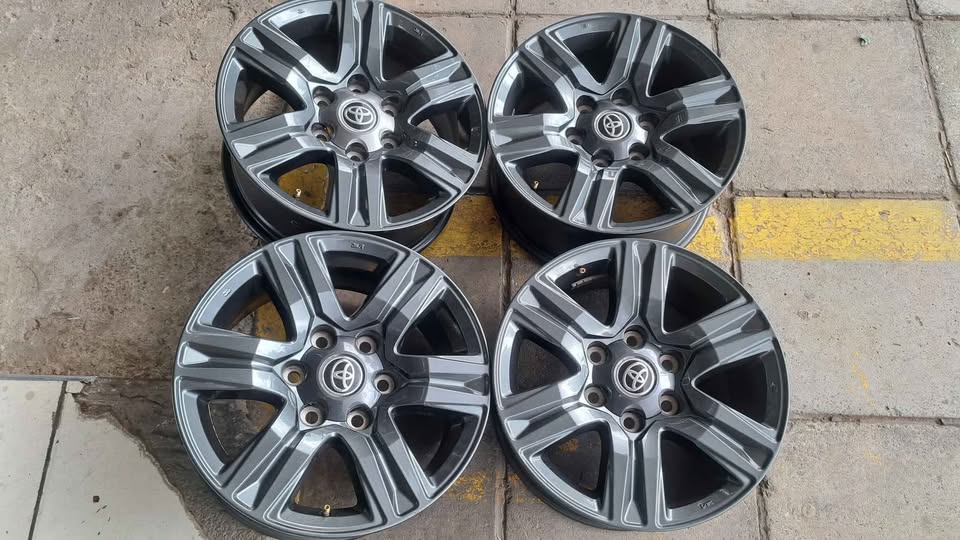 18 inch Toyota Legend 50 and Legend RS, and 17 inch Toyota GT6 mag rims ...