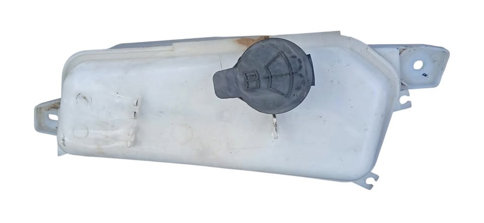 RENAULT TRIBER WATER BOTTLE FOR SALE - Private Seller RENAULT TRIBER WATER BOTTLE FOR SALE - Private Seller