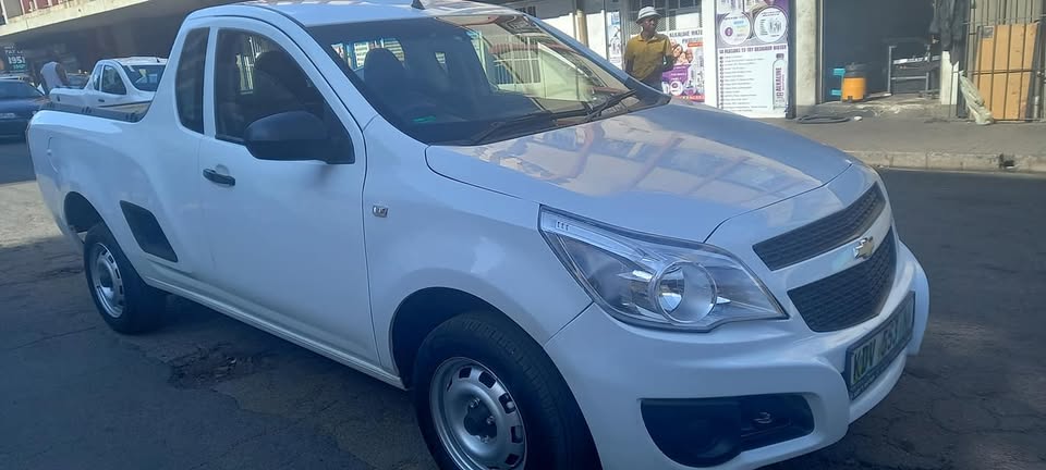 2013 CHEVROLET UTILITY BAKKIE 1.4 PETROL, MANUAL, WHITE COLOUR