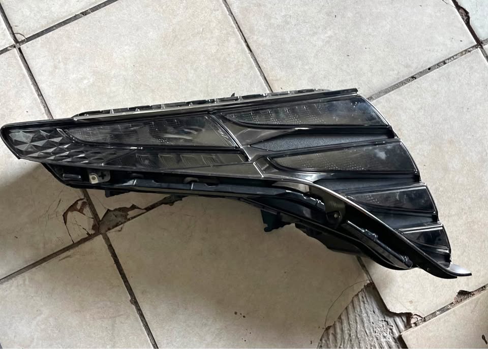 Hyundai Tucson headlight 2022/24 - Private Seller Hyundai Tucson headlight 2022/24 - Private Seller