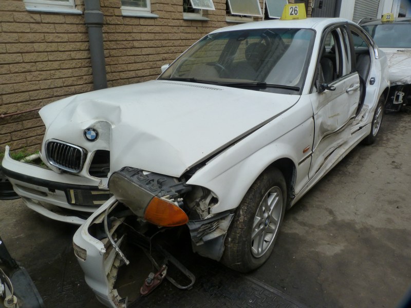 BMW 320i E46 Manual White - 2001 SPARESBOYZ STRIPPING FOR SPARES - Private Seller BMW 320i E46 Manual White - 2001 SPARESBOYZ STRIPPING FOR SPARES - Private Seller