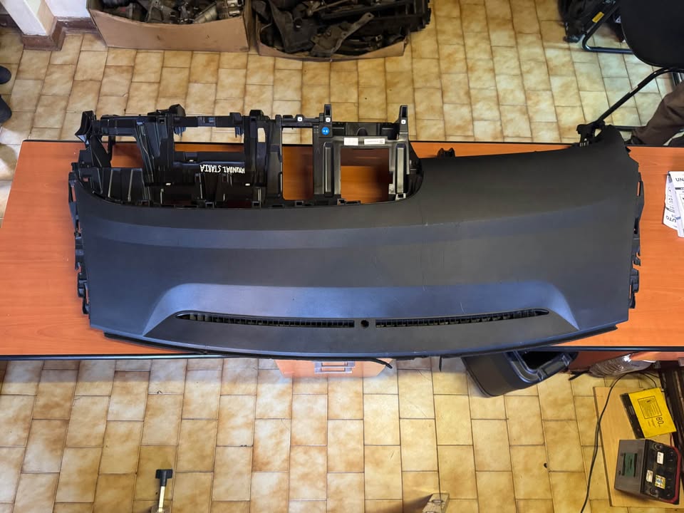 Hyundai Staria Dashboard Shell - Private Seller Hyundai Staria Dashboard Shell - Private Seller