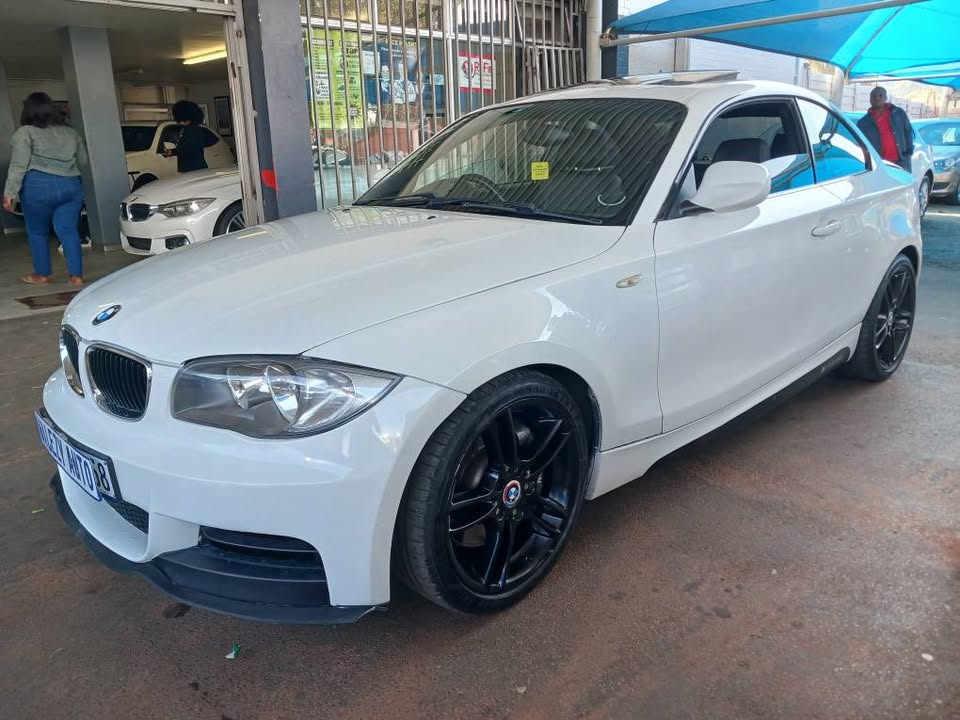 2009 BMW 125i E82 M-SPORT Transmission: Manual Mileage Fueltype: Petrol White