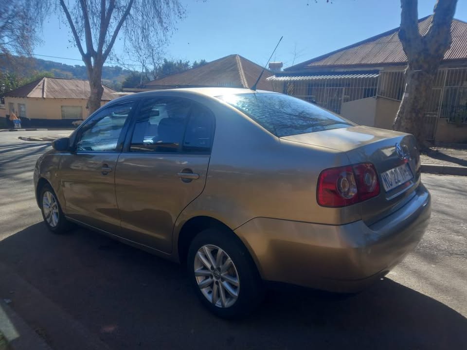 2018 VW Polo Vivo Sedan 1.4 Automatic, Gold, 79000kms