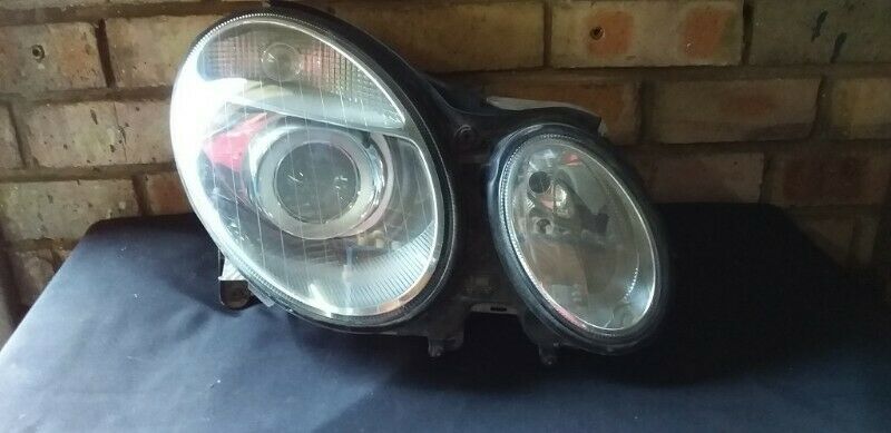 Mercedes Benz E-class W211 Right Side Headlight - Private Seller Mercedes Benz E-class W211 Right Side Headlight - Private Seller