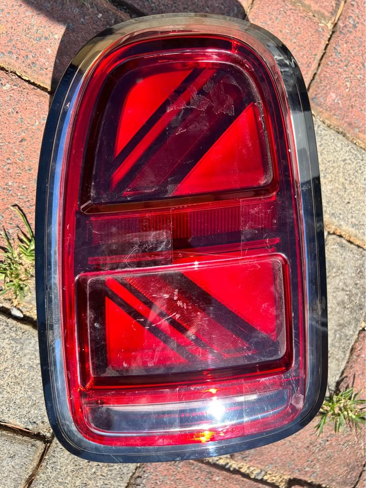 Mini Cooper F60 LCI taillight - Private Seller Mini Cooper F60 LCI taillight - Private Seller