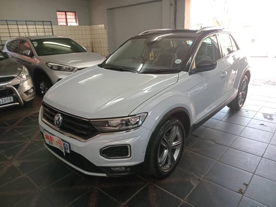 2021 VW T-Roc 1.4 Automatic, Petrol Off white color  Sparekey, service book  Reverse sensor an