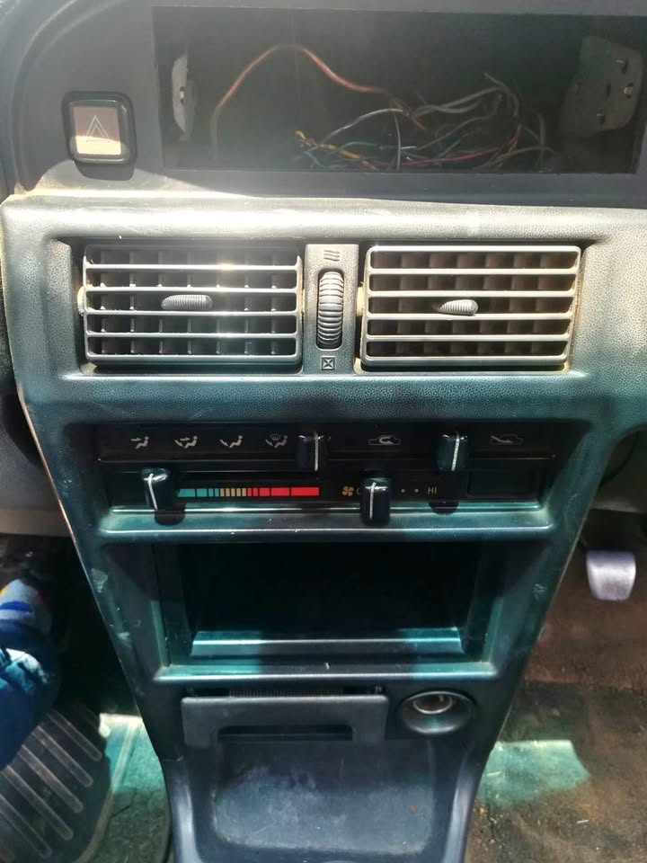 TOYOTA CONQUEST 1994 AIR VENT CENTRE CONSOLE COVER