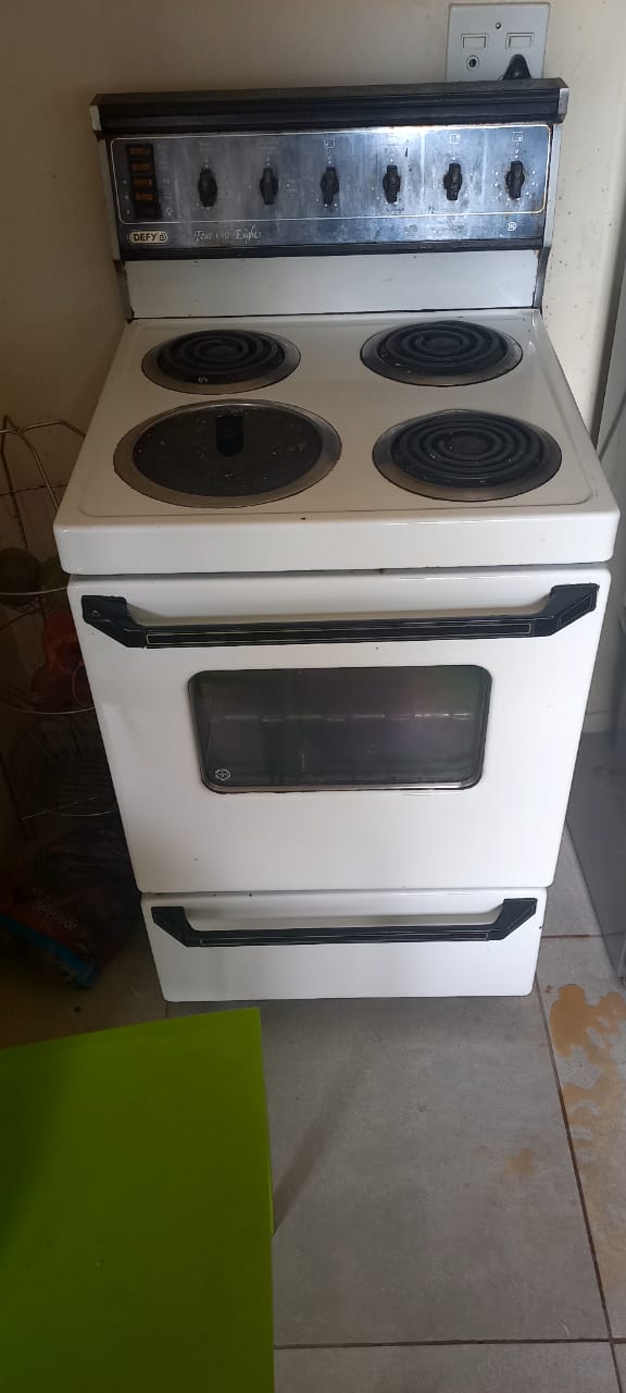 WHITE DEFY STOVE FOR SALE!!!