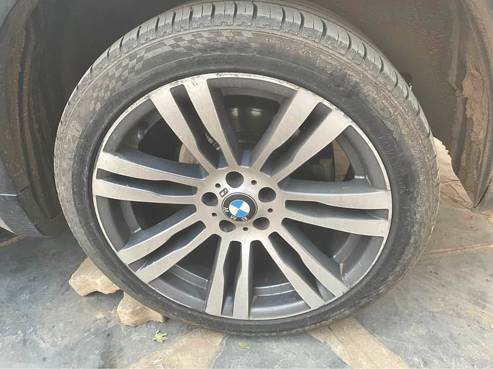 BMW X5 e70 & e71 x4 original R20 Rims for sale.