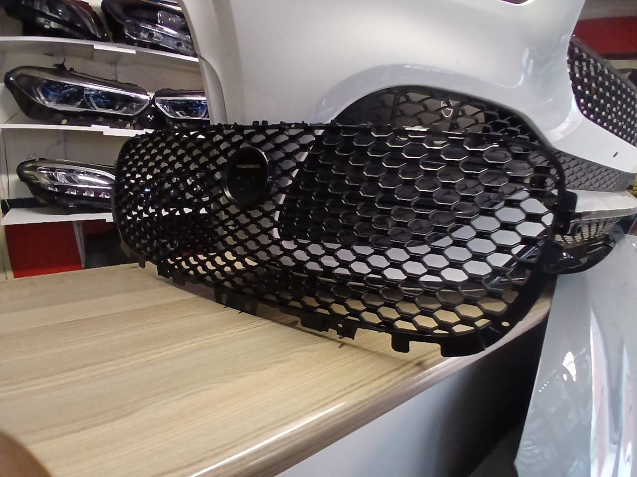 2024 JAGUAR F-PACE MAIN GRILL - Private Seller