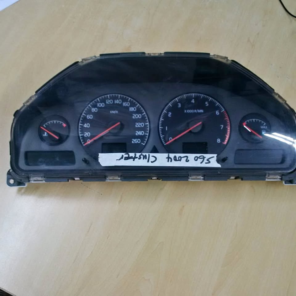 VOLVO S60 2004 CLUSTER FOR SALE
