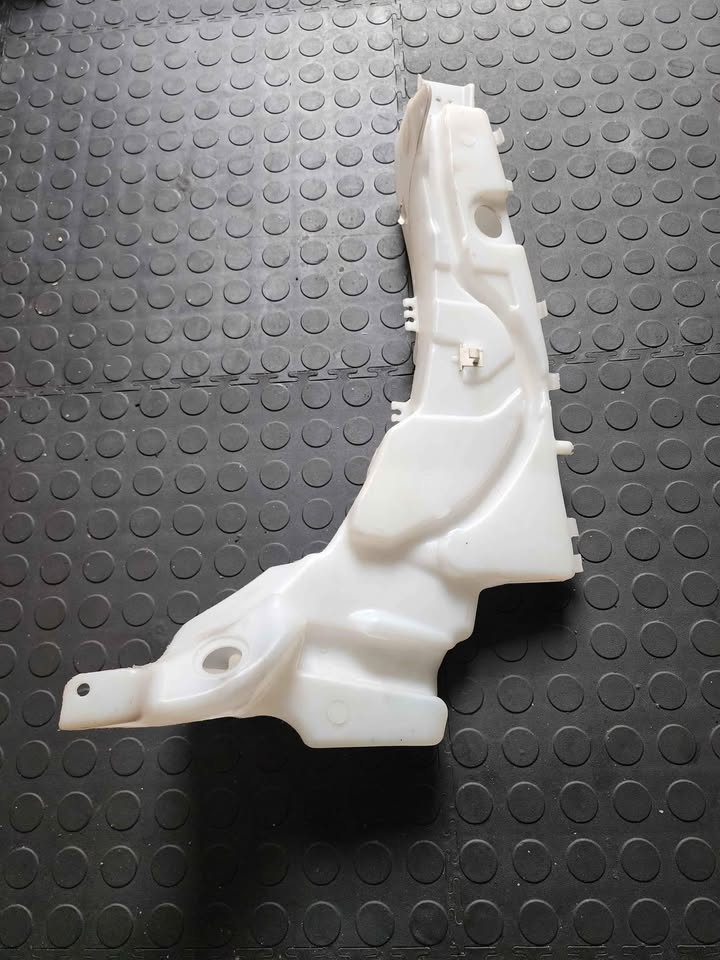 FORD FOCUS MK2 WINDSCREEN WASHER BOTTLE - OEM - Private Seller FORD FOCUS MK2 WINDSCREEN WASHER BOTTLE - OEM - Private Seller