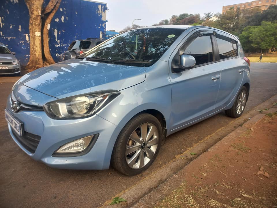 2013 HYUNDAI i20 1.4 PETROL, MANUAL, SKY BLUE COLOR, MILEAGE 80000KMS