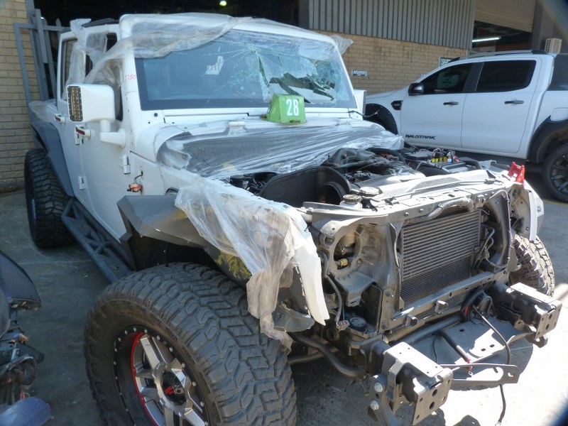 Jeep Wrangler UNLTD Sahara 3.6l V6 AT White - 2014 STRIPPING FOR SPARES - Private Seller