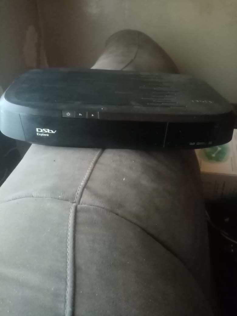 Dstv ultra decoder plus explora decoder Dstv ultra decoder plus explora decoder