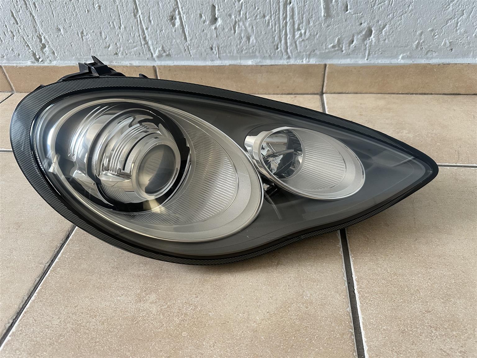 2013 Porsche Panamera Non Zenon Headlight - Private Seller 2013 Porsche Panamera Non Zenon Headlight - Private Seller