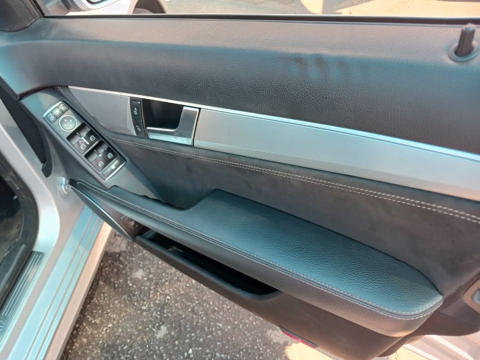 2014 MECEDES BENZ C200 Transmission: Automatic Mileage: Fueltype: Petrol Silver