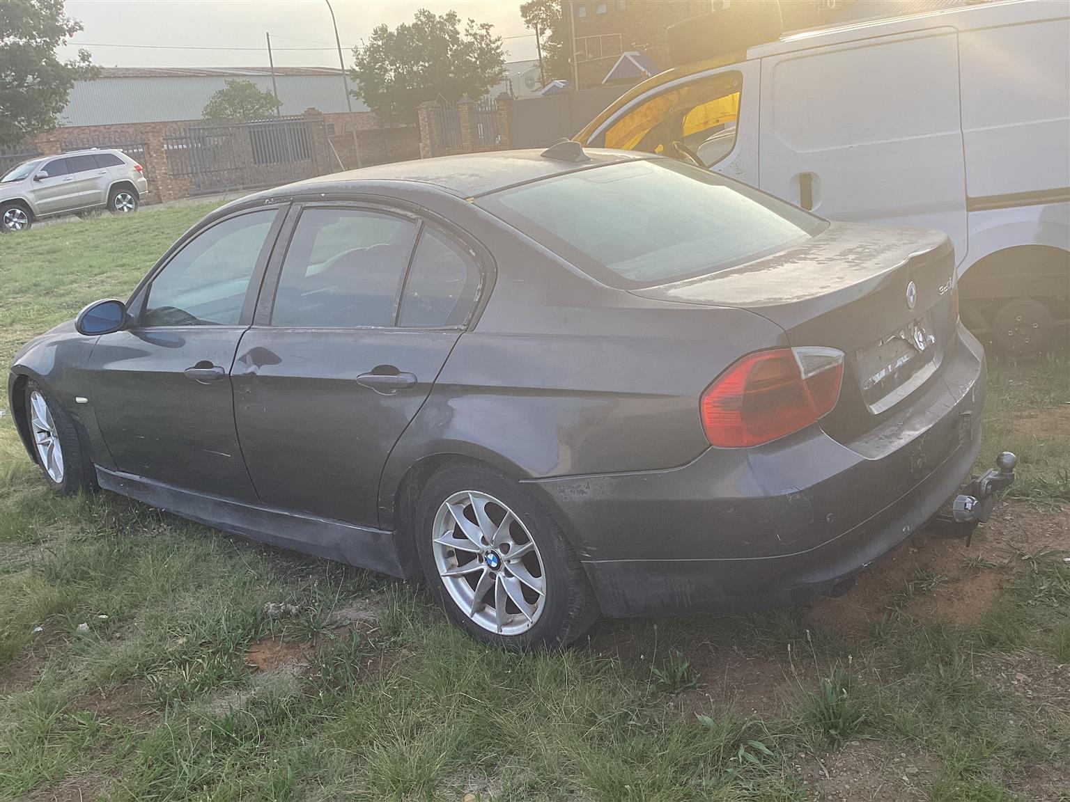 Stripping 2006 BMW 320i E90 - Private Seller Stripping 2006 BMW 320i E90 - Private Seller