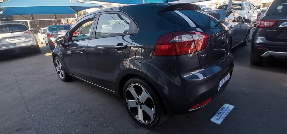 2015 KIA RIO TEC 1.4 HATCH MANUAL PETROL