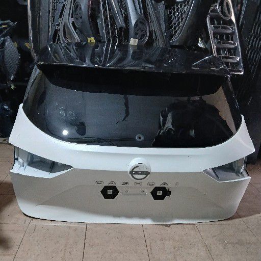 Nissan qashqai tailgate - Private Seller Nissan qashqai tailgate - Private Seller