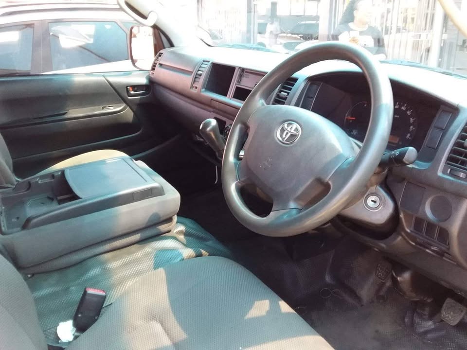 2016 Toyota Quantum panel van manual 2016