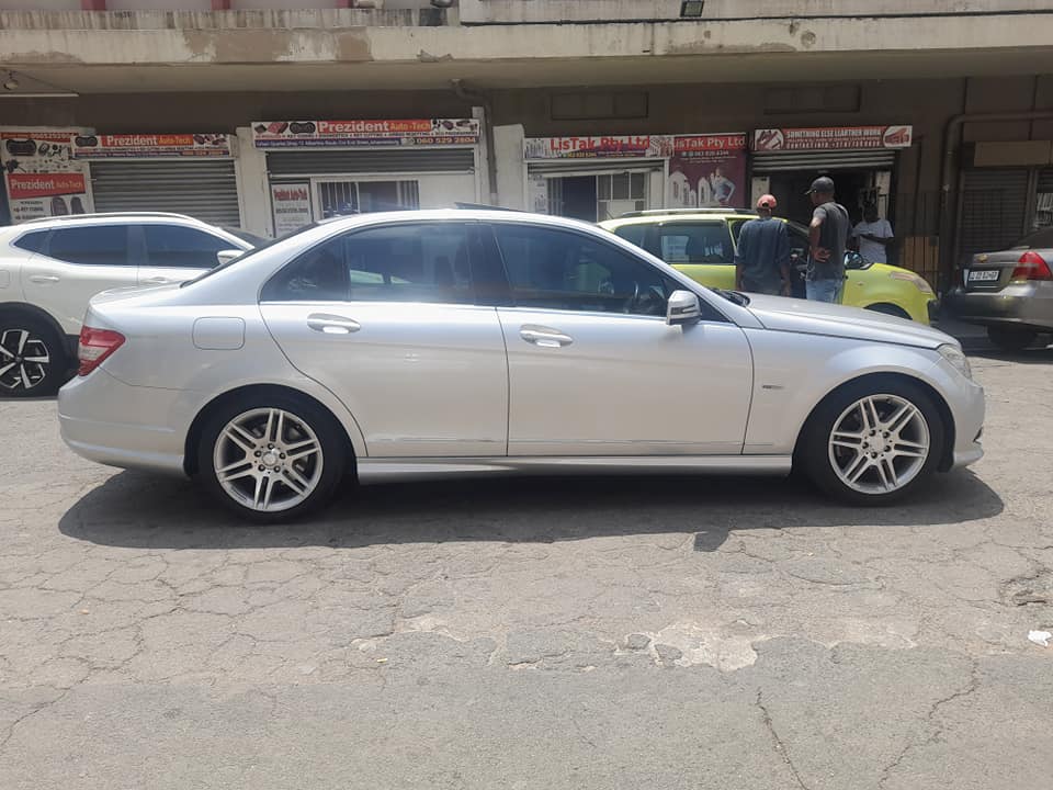 2009 MERCEDES-BENZ C180 BLUE EFFICIENCY SUNROOF AVAILABLE