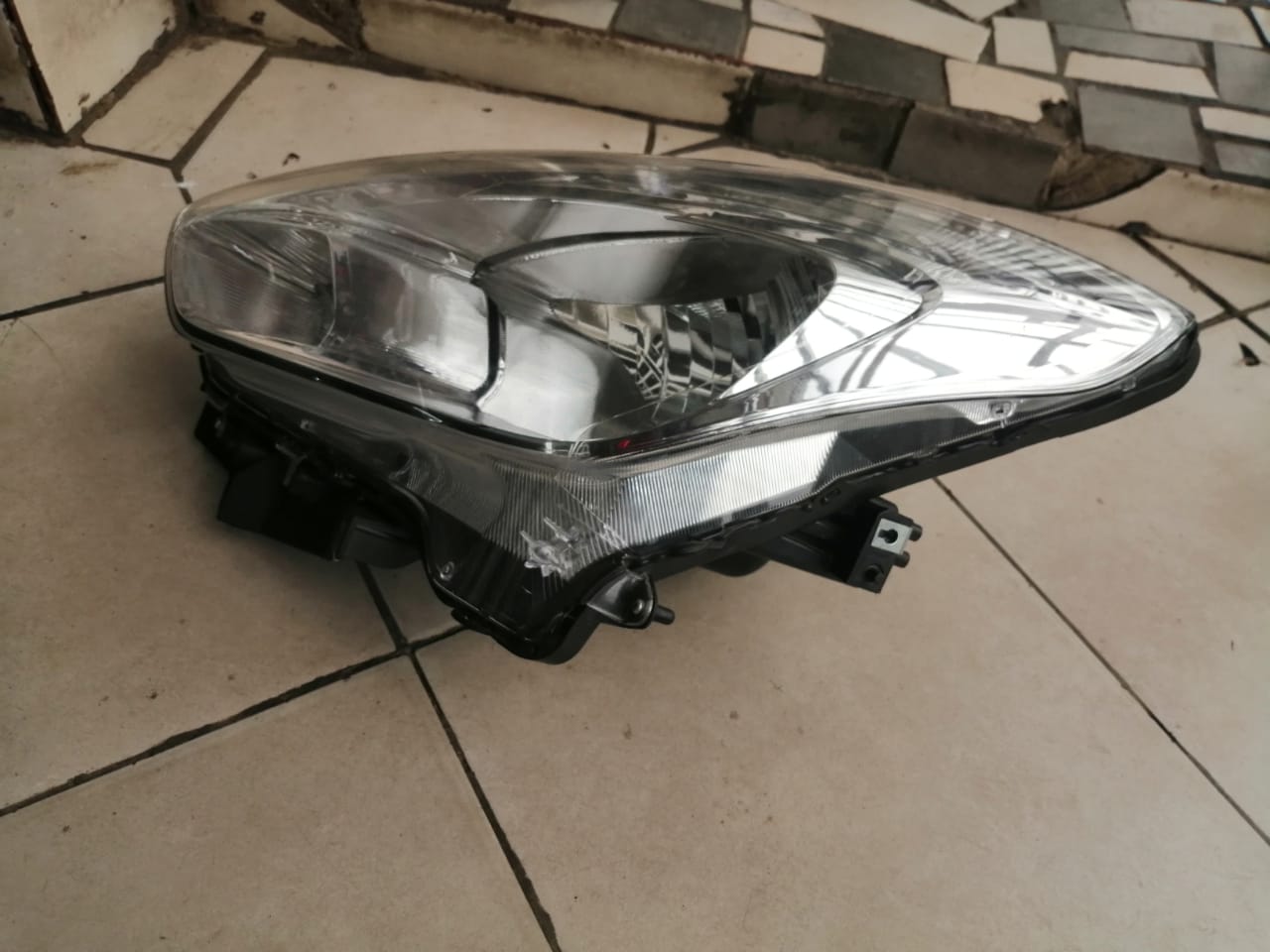 SUZUKI SWIFT HEADLIGHT 2018 TO 2020 - Private Seller SUZUKI SWIFT HEADLIGHT 2018 TO 2020 - Private Seller
