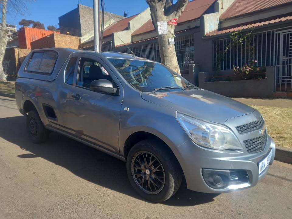 2013 Chevrolet utility 1.4 Petrol, Manual, Grey, 106000km. Spare key Service book. Canopy
