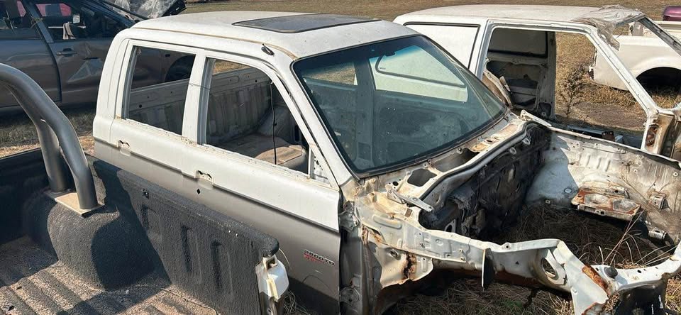 Mitsubishi Colt Loading bin And Cab Available Call or WhatsApp - Private Seller