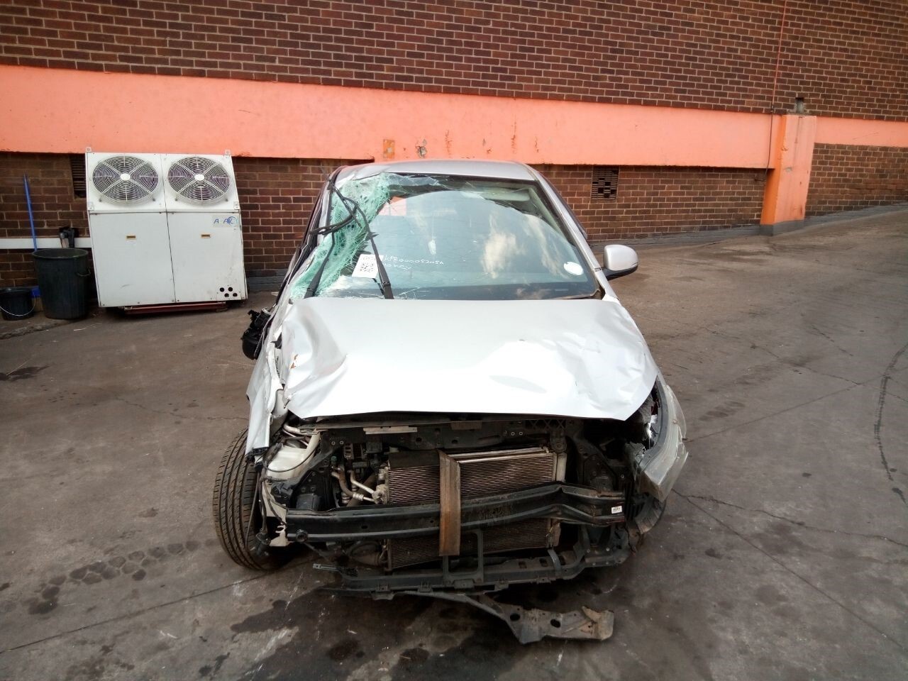 Hyundai i20 1,4 Glide Silver - 2013 Spares - Private Seller Hyundai i20 1,4 Glide Silver - 2013 Spares - Private Seller