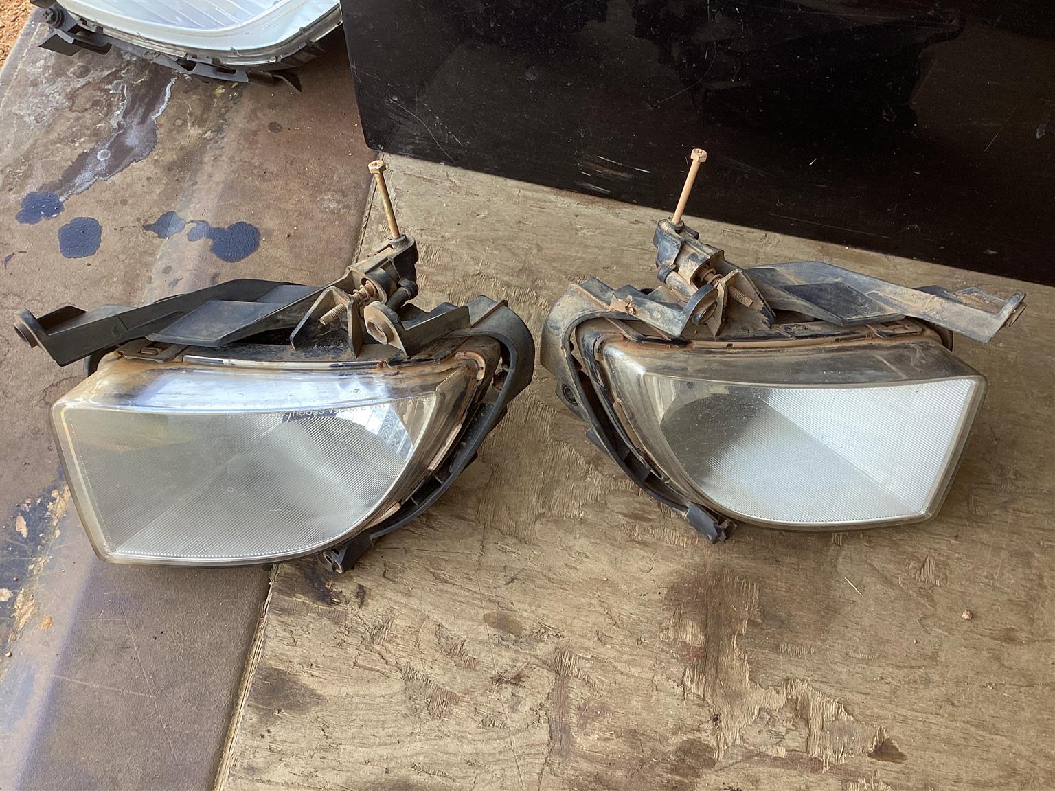2011 Kia Cerato hatchback fog light - Private Seller