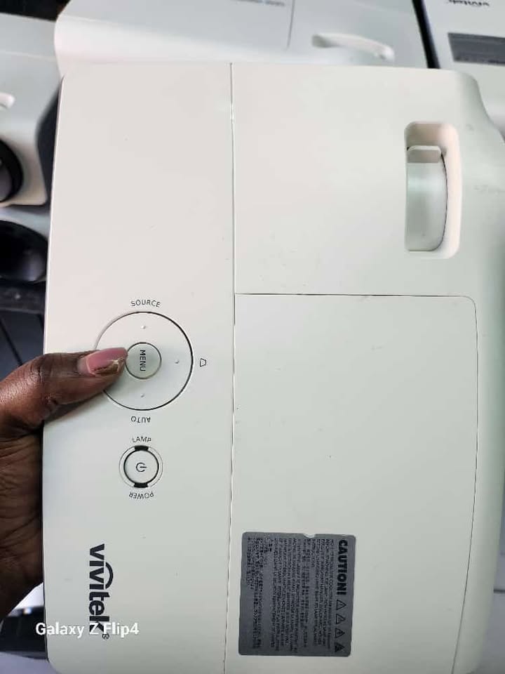 Vivitek D555WH DLP Projector with HDMI Grade A Pre Owned