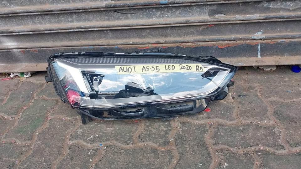 Audi A5 S5 LED HEADLIGHT - Private Seller Audi A5 S5 LED HEADLIGHT - Private Seller
